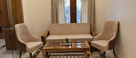 Suite Luxe | Espace de travail pour ordinateur portable, Wi-Fi gratuit