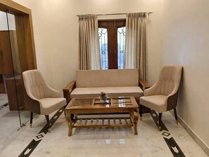Luxury Suite | Laptop workspace, free WiFi - Tamarind Leaf Residency (Noida)