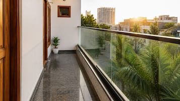 Quarto luxo, vista para a cidade | Sacada