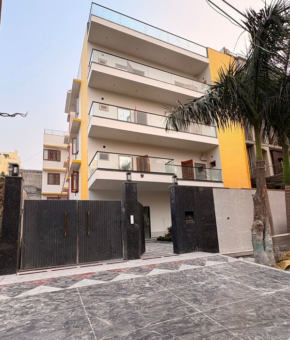 Exterior - Tamarind Leaf Residency (Noida)