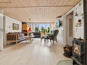 TV, fireplace - "Gottfrida" - 50m from the sea by Interhome (Nexø)