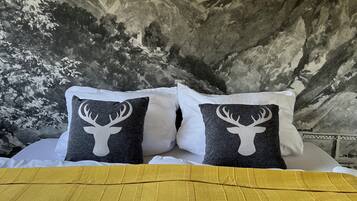 2 Schlafzimmer, Zimmersafe, Schreibtisch, Bügeleisen/Bügelbrett