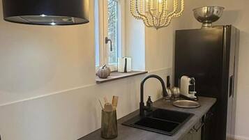 Kühlschrank, Ofen, Herdplatte, Geschirrspüler