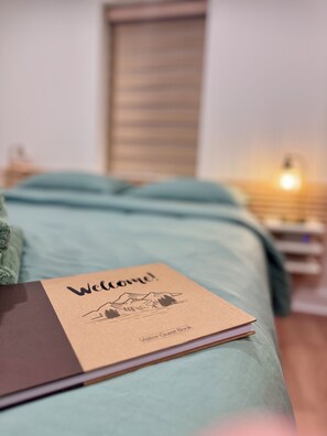 1 Schlafzimmer, Schreibtisch, Bügeleisen/Bügelbrett, Reisekinderbett