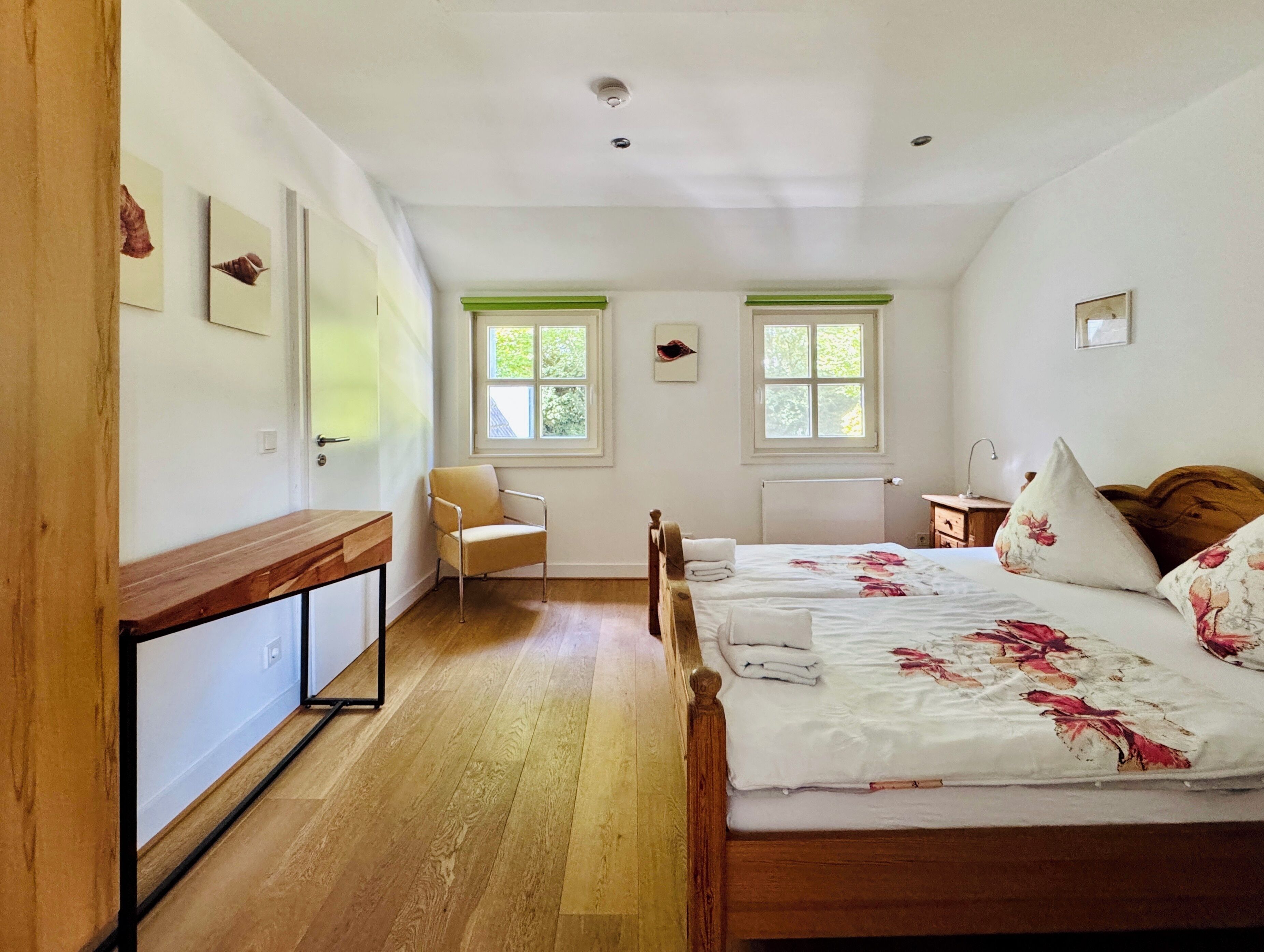 3 Schlafzimmer, Schreibtisch, Bügeleisen/Bügelbrett, kostenloses WLAN