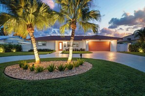 Exterior - Mid-Century Modern Waterfront Pool Home Near Beach (Pompano Beach)