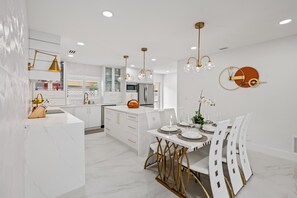 Dining - Mid-Century Modern Waterfront Pool Home Near Beach (Pompano Beach)