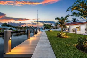 Property grounds - Mid-Century Modern Waterfront Pool Home Near Beach (Pompano Beach)