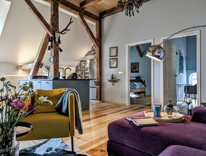 Televisie en een open haard