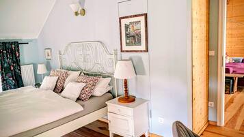 Ferros/tábuas de passar roupa, Wi-Fi, roupa de cama