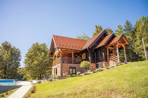 Exterior - House in Vukomerički Hills with outdoor jacuzzi, pool, and space for gatherings (Lučelnica)
