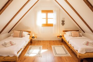 3 bedrooms, Internet - House in Vukomerički Hills with outdoor jacuzzi, pool, and space for gatherings (Lučelnica)