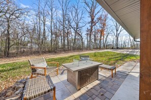 Terrace/patio - Cozy 3-bedroom Shouse/Barndominium on acreage near Afton Alps (Hastings)