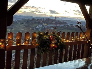 Property grounds - House for couples and families with jacuzzi, sauna, barbecue, and nature views (Krapina)