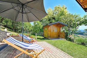 Terrace/patio - House for couples and families with jacuzzi, sauna, barbecue, and nature views (Krapina)