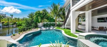 Siesta Serenity ~ Pool/Waterslide/Waterfront
