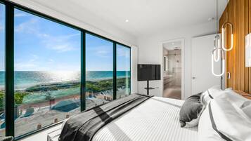 Tabla de planchar con plancha, wifi y ropa de cama