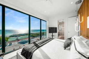 Tabla de planchar con plancha, wifi y ropa de cama 