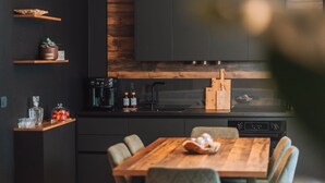 Coffee/tea maker, fridge, microwave, oven