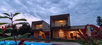 Two villas in Zagorje with jacuzzi, sauna, pool, and kids’ playground