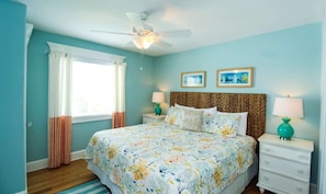 8 bedrooms, iron/ironing board, WiFi, bed sheets - Surf View ~ Walk to Beach/Rooftop Deck/Pool (Holmes Beach)