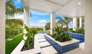 Property grounds - Hook Wine and Sinker ~ Walk to Beach/Rooftop Deck (Bradenton Beach)