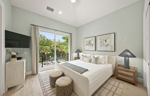 4 bedrooms, iron/ironing board, WiFi, bed sheets - Siesta Bliss ~ Luxury Waterfront Retreat (Sarasota)