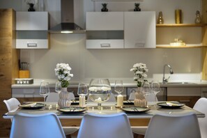 Dining - Home with spa, pool and game room in the heart of Zagorje hills (Veliko Trgovišće)