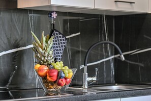Coffee/tea maker, fridge, microwave, oven - Vineyard home with view, jacuzzi and sauna for complete relaxation (Veliko Trgovišće)