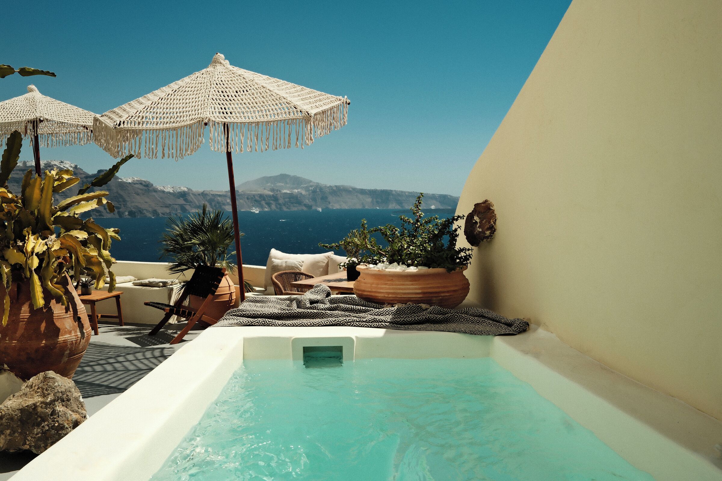 Superior Villa with Caldera View and Hot Tub | Terrace/patio