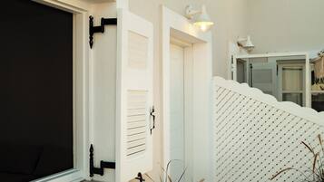 Petite Room with Partial Caldera View | Exterior detail