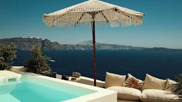 Two-Bedroom Villa with Caldera View and Hot Tub - Split Level | Outdoor spa tub