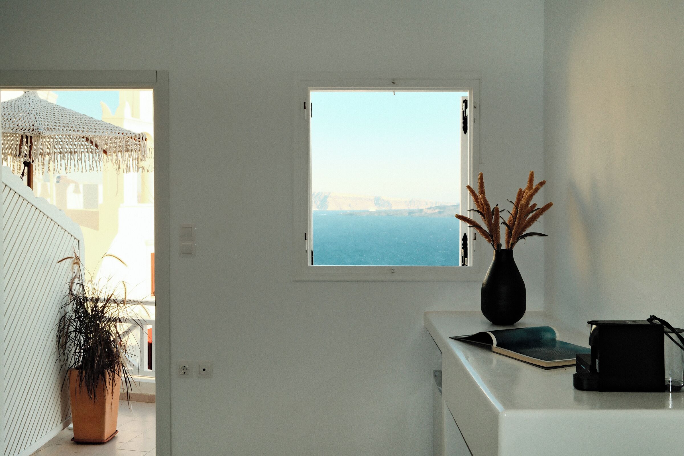 Petite Room with Partial Caldera View | Interior