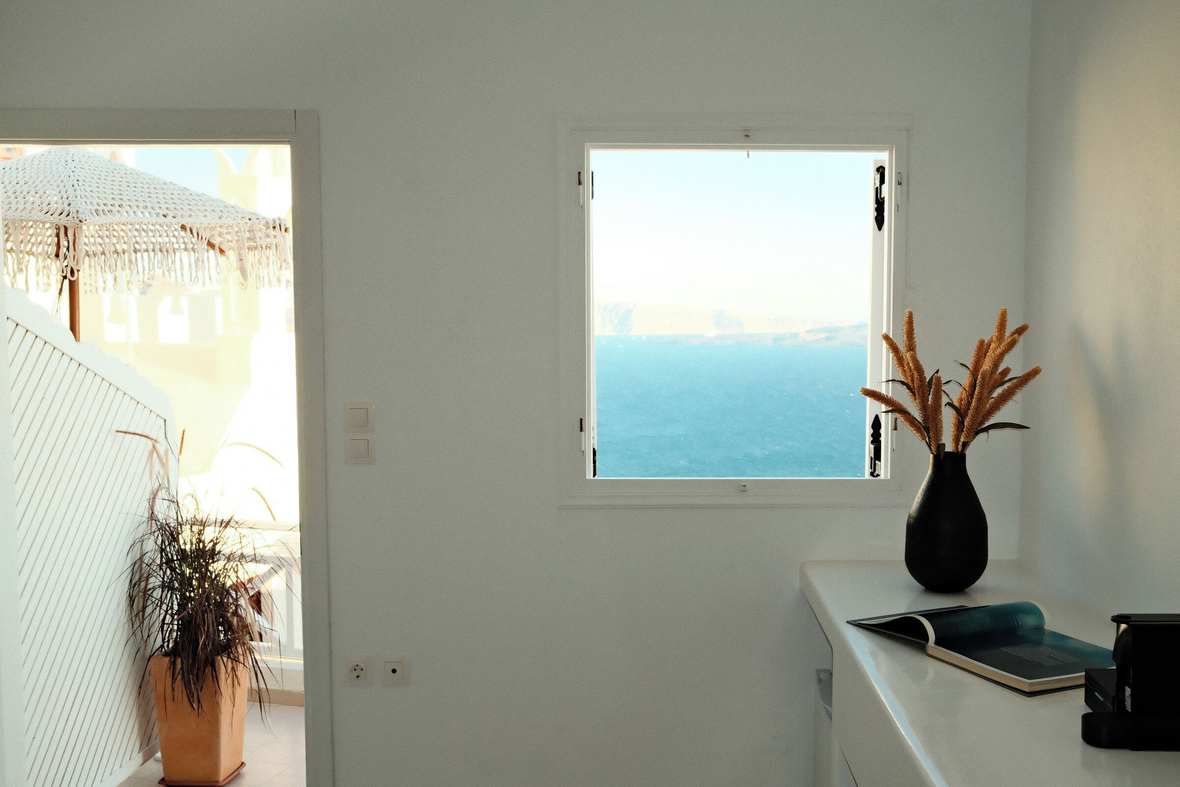 Petite Room with Partial Caldera View | Interior