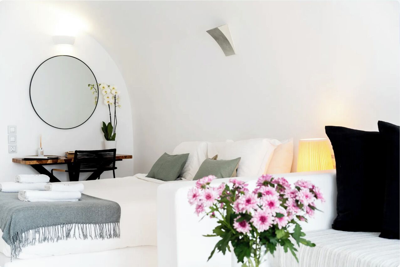 Superior Cave Villa with hot tub & Caldera View | Free WiFi