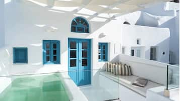 Superior Cave Villa with hot tub & Caldera View | Pool