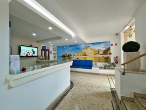 Lobby - Apartment 'T2 Standard' with Shared Pool, Wi-Fi and Air Conditioning (Portimão)
