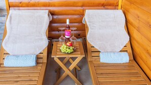 Sauna - Wooden retreat with jacuzzi, sauna and nature views. (Cvetković Brdo)