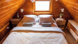 Room - Wooden retreat with jacuzzi, sauna and nature views. (Cvetković Brdo)
