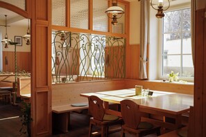 Restaurant - Hotel Zur Alten Schule (Pitten)