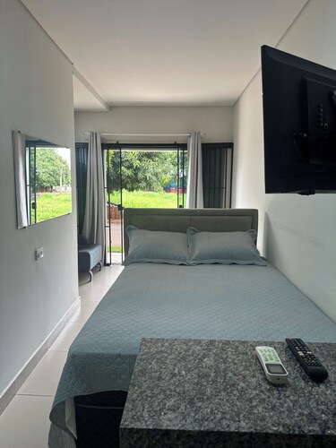 Studio apartment with private entrance near the shopping mall.