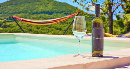 Family mountain retreat with pool, terrace, BBQ, and scenic Samobor hills for all.