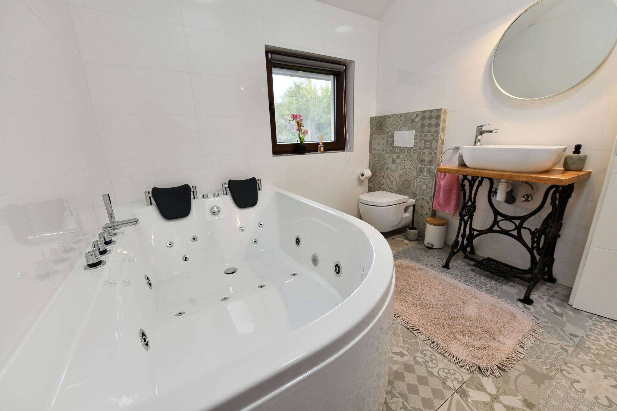 Shower, jetted bath