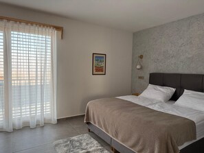 3 bedrooms, Internet