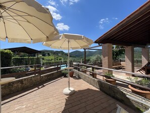 Terrace/patio - Holiday Home 'Al Settimo Cielo' with Hill Views, Private Terrace, Wi-Fi, AC (up to 6 guests) (Chianni)