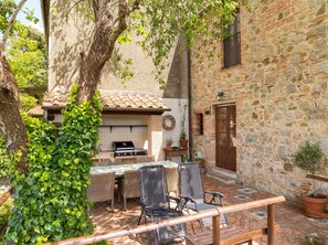 Outdoor dining - Holiday Home 'Casa Sogno Italiano Tuscany' with Stunning Views, Wi-Fi & AC (5-6 Guests) (Chianni)