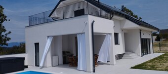 Elegant villa with pool, jacuzzi, and sauna in green Zagorje.