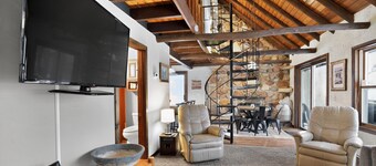 Pine  +  Peak  Cabin