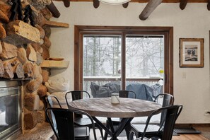 Dining - Pine + Peak Cabin (Tomahawk)