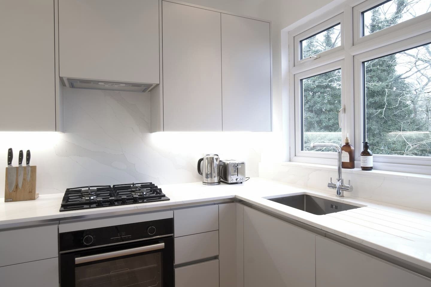 Fridge, oven, dishwasher, toaster